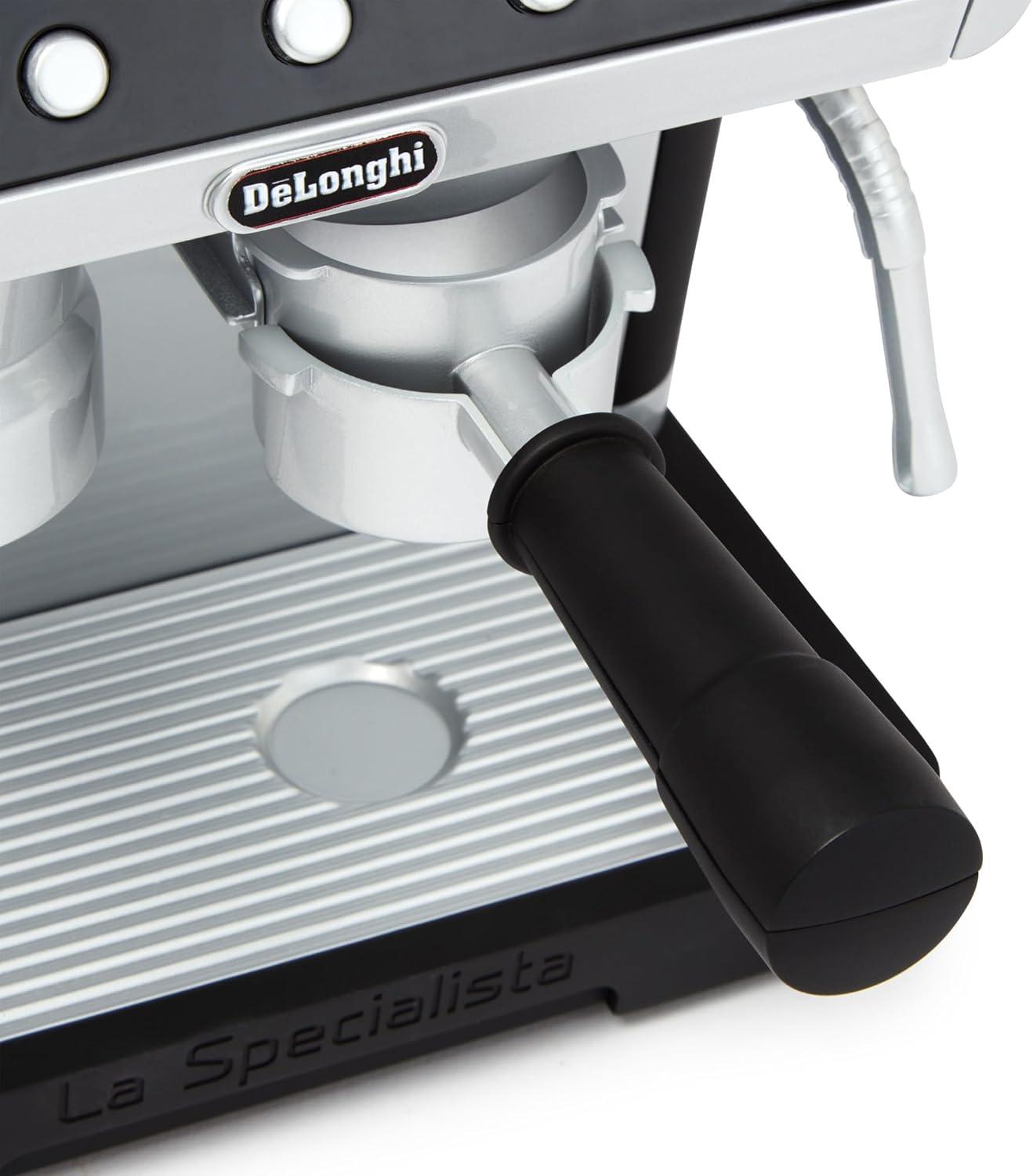 imageCasdon DeLonghi Jouet Machine caf Barista Ensemble de Cuisine pour Enfants avec pices Mobiles Sons ralistes et caf Magique 3 Ans Silver