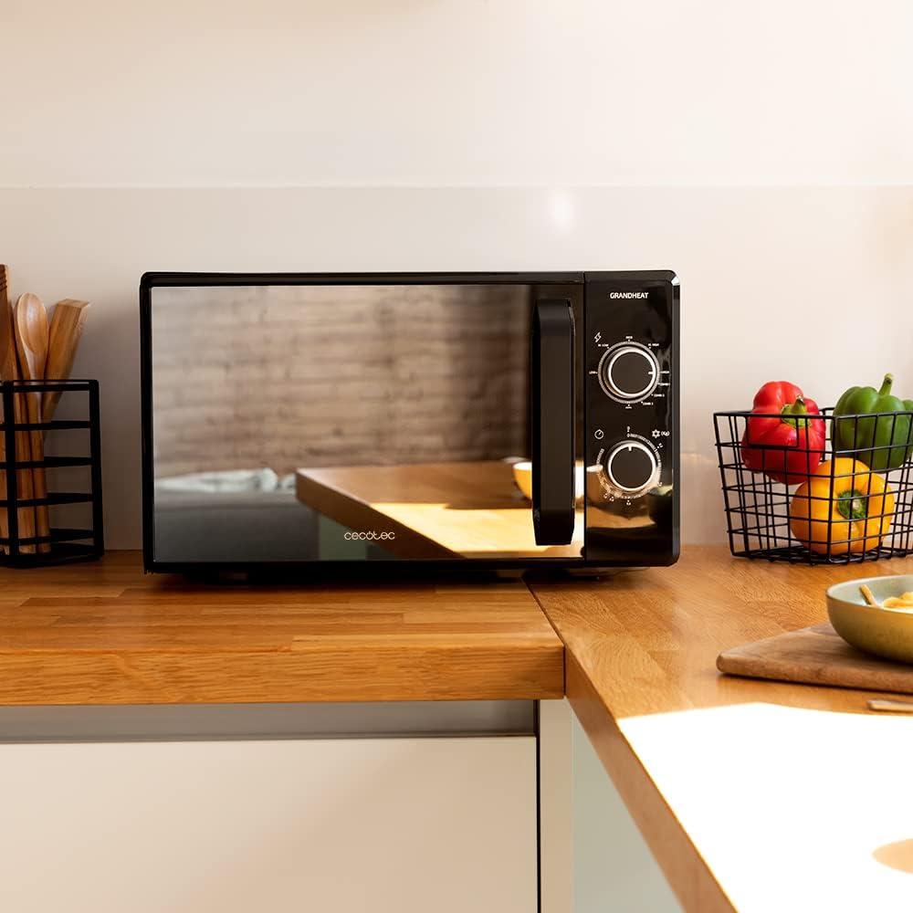 imageCecotec Microondes ProClean 3050 Capacit de 20 L Revtement Ready2Clean 700 W de Puissance 6 Niveaux de Fonctionnement Minuterie 30 minutes Mode Dcongeler Finition Noir et ArgentNoir avec Miroir Grill
