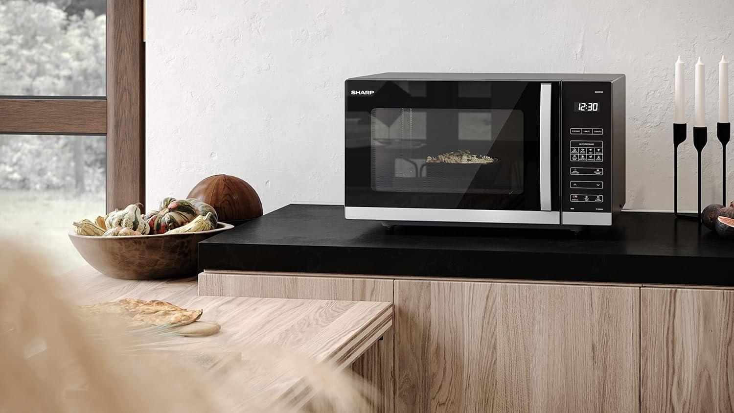 image:imageSharp YCPG254AES four Microondes 25 litres Grill Noir commandes semi numriquesNoir