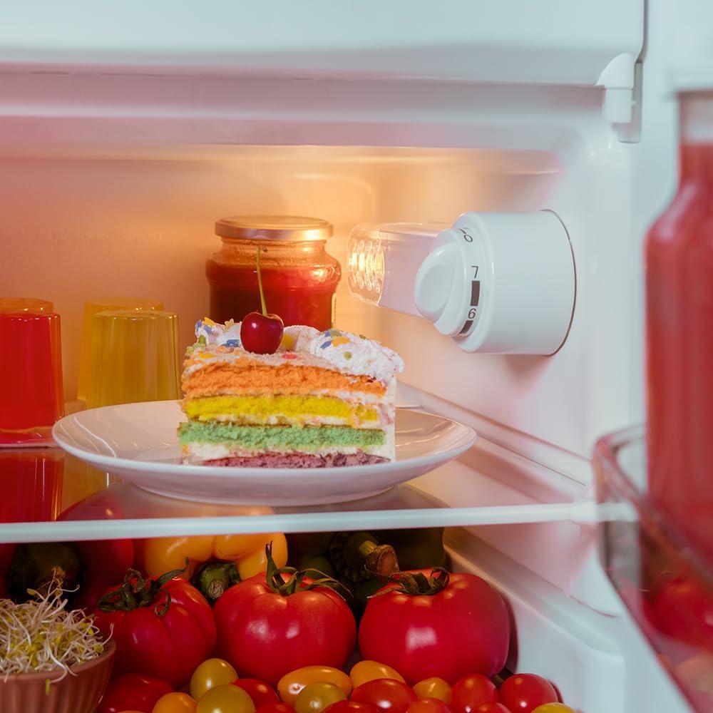 image:imageCecotec Mini Frigo Rfrigrateur Rtro Bolero CoolMarket TT Origin 110 Noir E Mini Frigo Rtro avec une capacit de 110L Classe E Icebox LED intrieur Poigne Chrome Plateaux en VerreRouge
