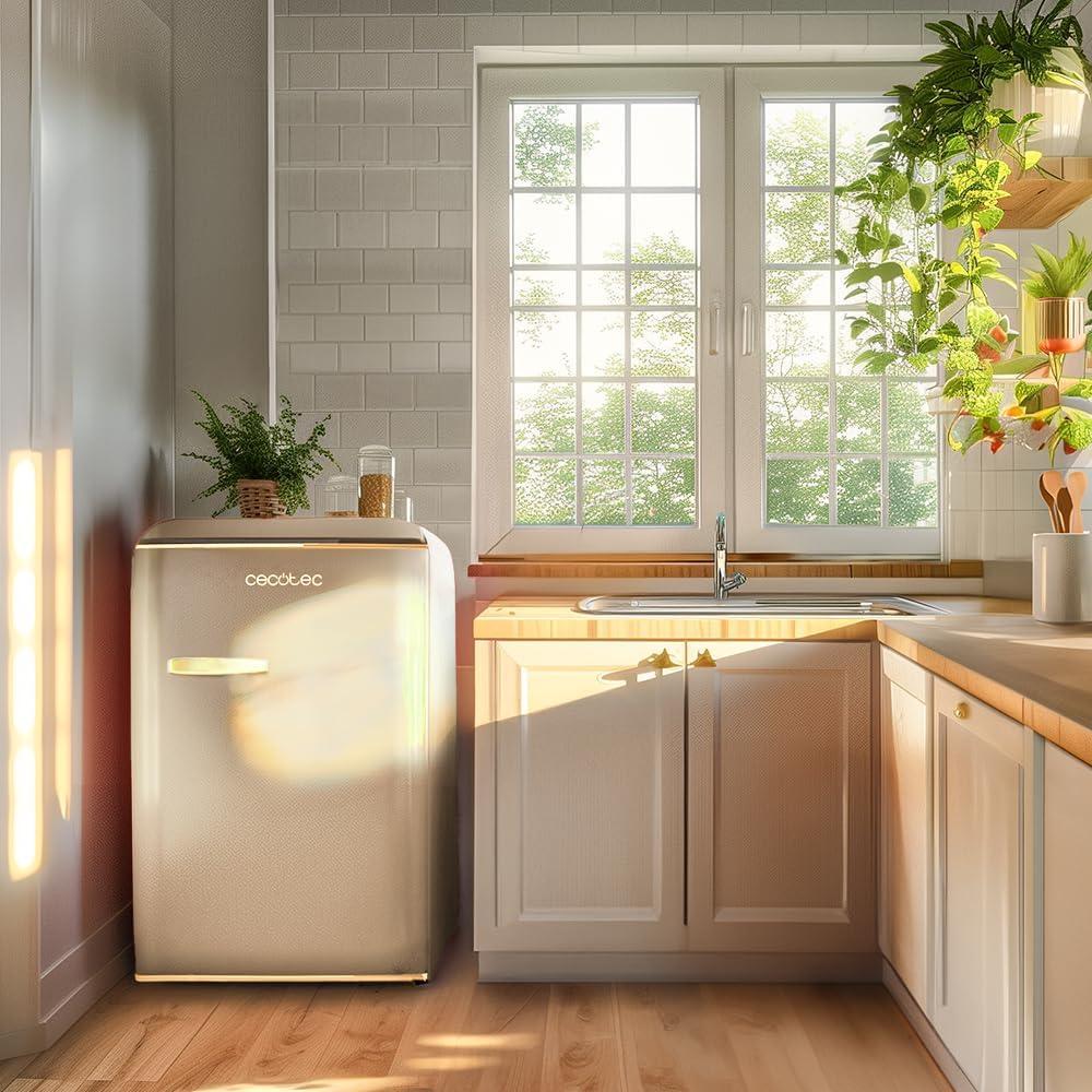 image:imageCecotec Mini Frigo Rfrigrateur Rtro Bolero CoolMarket TT Origin 110 Noir E Mini Frigo Rtro avec une capacit de 110L Classe E Icebox LED intrieur Poigne Chrome Plateaux en VerreBeige