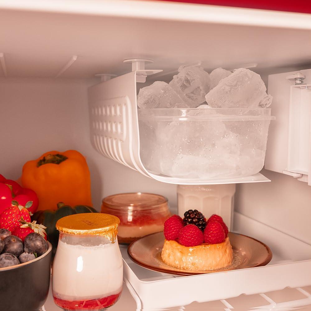 image:imageCecotec Mini Frigo Rfrigrateur Rtro Bolero CoolMarket TT Origin 110 Noir E Mini Frigo Rtro avec une capacit de 110L Classe E Icebox LED intrieur Poigne Chrome Plateaux en VerreRouge