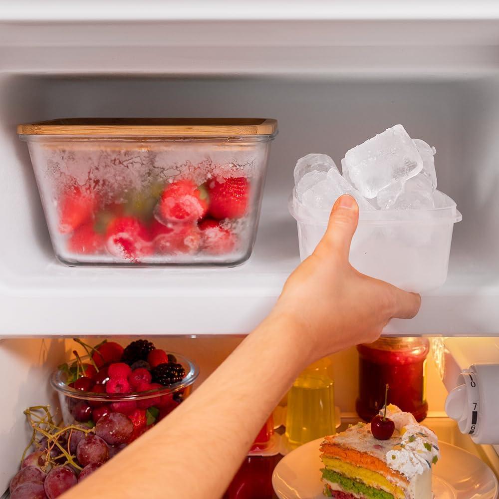 image:imageCecotec Mini Frigo Rfrigrateur Rtro Bolero CoolMarket TT Origin 110 Noir E Mini Frigo Rtro avec une capacit de 110L Classe E Icebox LED intrieur Poigne Chrome Plateaux en VerreRouge