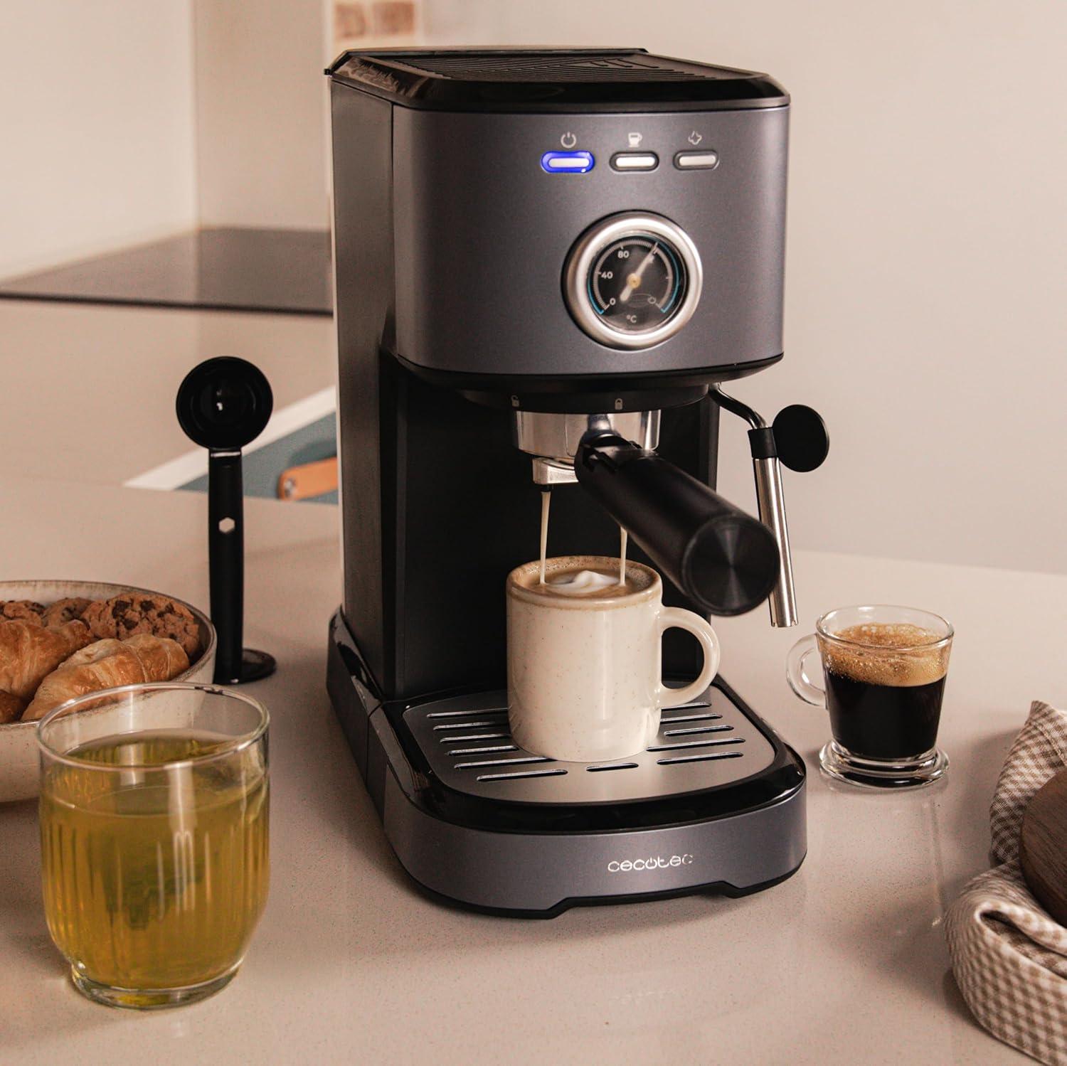 image:imageCecotec Cafetire espresso compacte Power Espresso 20 Retro Green 1100 W 20 Bars Systme Thermoblock Buse orientable Portefiltre avec double sortie et 2 filtres 125 litreAcier