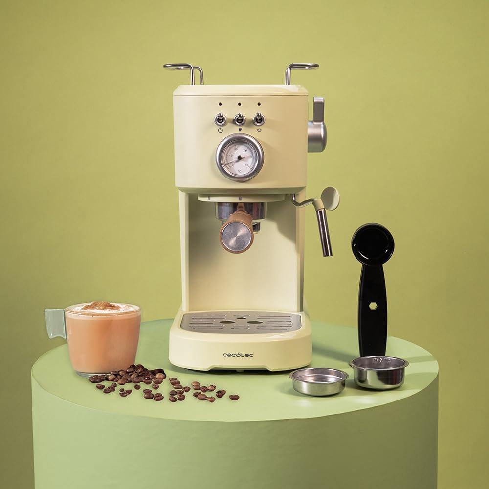 image:imageCecotec Cafetire espresso compacte Power Espresso 20 Retro Green 1100 W 20 Bars Systme Thermoblock Buse orientable Portefiltre avec double sortie et 2 filtres 125 litreVert